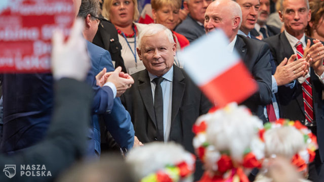Nowy sondaż. Liderem wciąż PiS, ale na dalszych miejscach dużo zmian!