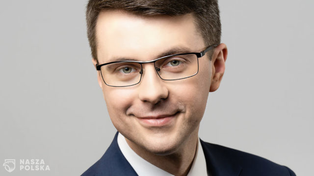 Müller: Mandaty Kamińskiego i Wąsika nie wygasły