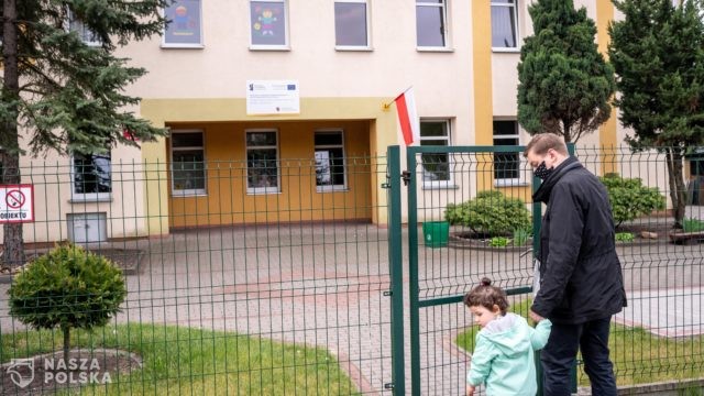 Ekspert: żłobki i przedszkola powinny zostać zamknięte
