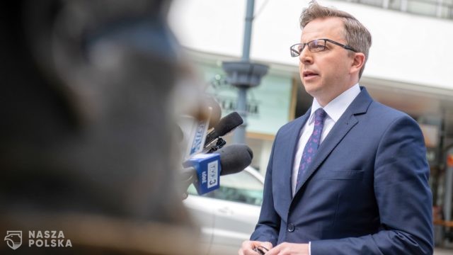 Posłowie KO atakują Szumowskiego i mówią o gigantycznej aferze