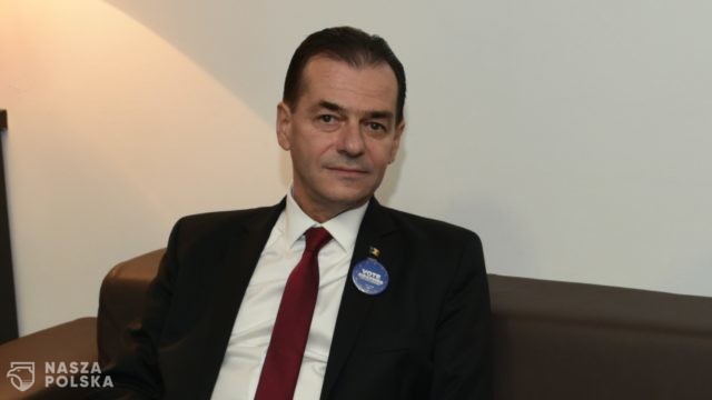 Premier Rumunii zapłacił karę za złamanie restrykcji. Czy w Polsce byłoby to możliwe?