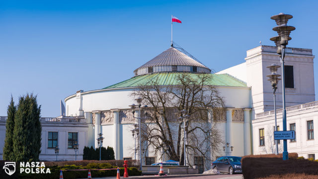 Sejm uchwalił ustawę, która da „koło ratunkowe” przedsiębiorstwom w tarapatach