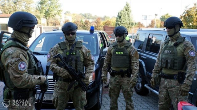 Jak się w Polsce rejestruje leki? Za gotówkę, udziały w spółkach i etaty