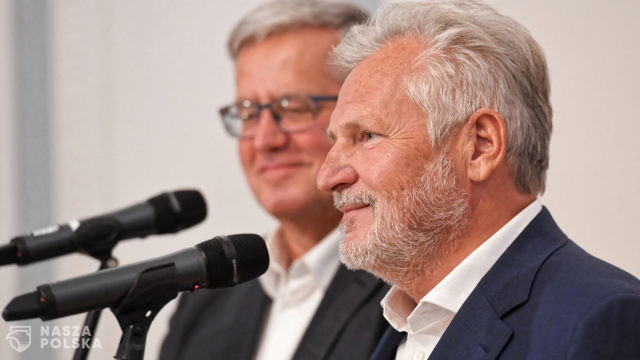 Bronisław Komorowski i Aleksander Kwaśniewski poparli kandydaturę Trzaskowskiego