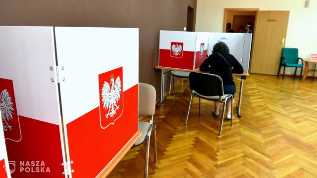 Do godziny 14 policjanci zanotowali 382 incydenty związane z wyborami