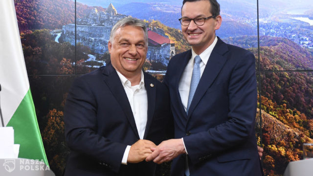 Premier Morawiecki: drogi Polski i Węgier się rozeszły
