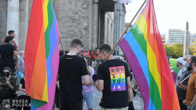 W Warszawie grupa osób zablokowała przejazd furgonetki fundacji Pro – Prawo do Życia