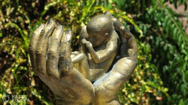 Francuski minister atakuje Polskę i chce, aby aborcja była prawem człowieka…