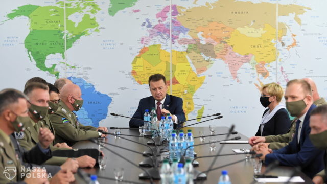 Krytyka karabinka Grot to według ministra Błaszczaka „nagonka” na polską firmę