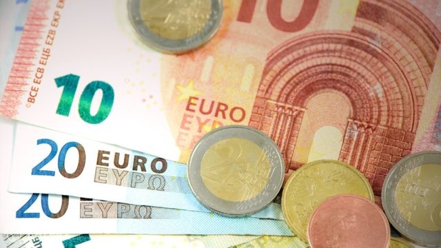 W Rotterdamie chcą wprowadzenia kary 2500 euro za posiadanie więcej niż 2000 w gotówce