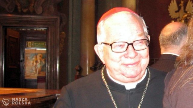 Wszczęto procedurę zmierzającą do pozbawienia kard. Gulbinowicza Orderu Uśmiechu