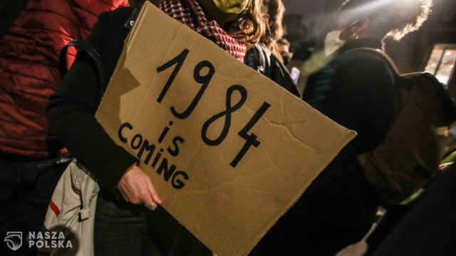 Austria/ Ponad 30 tys. przeciwników lockdownu demonstrowało w Grazu i St. Poelten