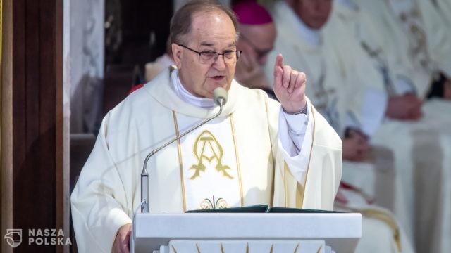 O. Rydzyk: Najlepsze życzenia dla całej Rodziny Radia Maryja, wszystkim, którzy nas słuchają w Polsce, w Europie, w świecie