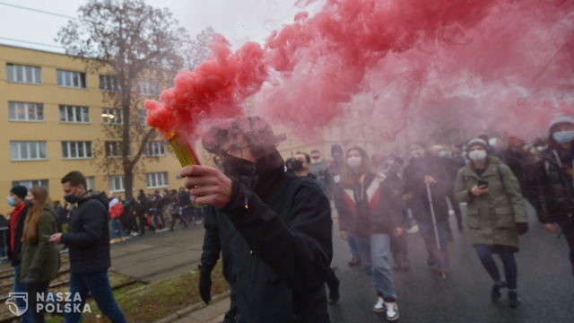 Protestujący dotarli w okolice domu wicepremiera Jarosława Kaczyńskiego