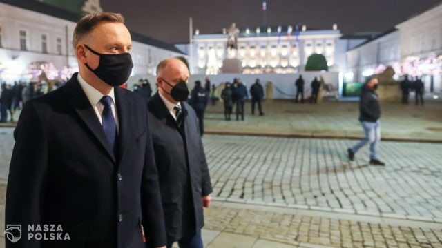 Prezydent: Władze próbowały ratować siebie