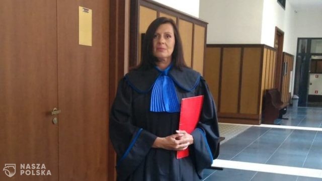 Radca prawny: Zakaz przemieszczania się w noc sylwestrową będzie bezprawny