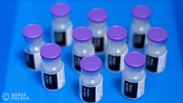 Niedzielski prosi rektora WUM o wyjaśnienie jego obecności podczas szczepień celebrytów