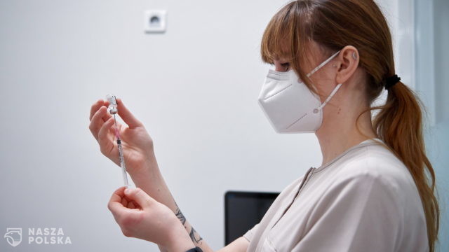 Pielęgniarki i położne będą kwalifikować i szczepić