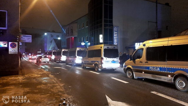 Ostatniej doby policjanci przeprowadzili ponad 21 tys. kontroli; nałożono 2,7 tys. mandatów za brak maseczki