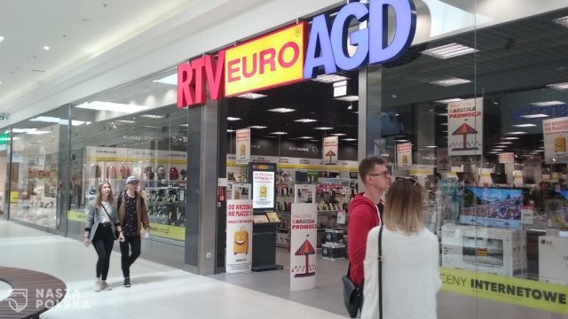 Ekspert: Wydatki na meble, odzież czy sprzęt AGD Polacy będą odkładać na lepsze czasy