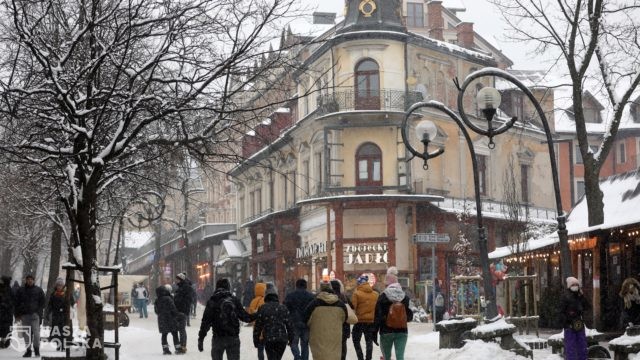 Policja: Potężny najazd turystów na Zakopane; 60 interwencji