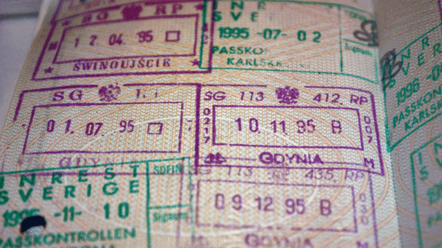 Szefernaker: chciałbym zadeklarować, że MSWiA robi wszystko, by skrócić kolejki po paszporty