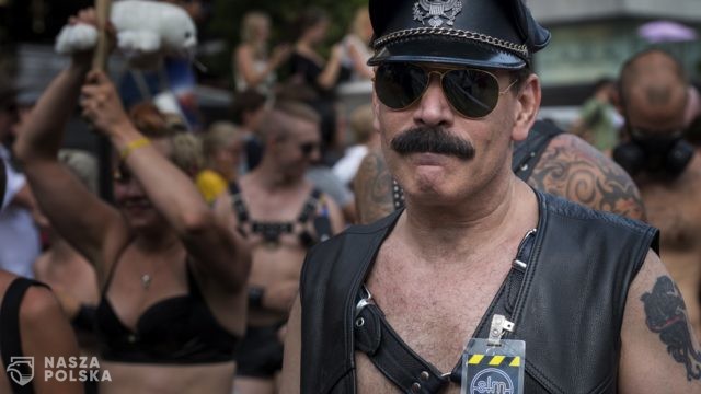 PO o zakazie adopcji przez pary homoseksualne: to temat zastępczy