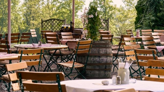 Wiceminister rozwoju o odmrażaniu gospodarki: rozmawiamy m.in. z gastronomią o ogródkach