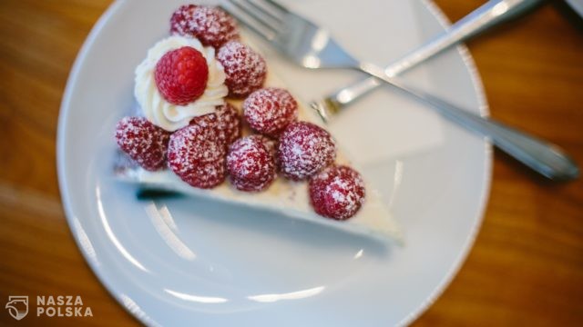 W Szwajcarii od poniedziałku wracają otwarte kina, teatry, ogródki restauracji
