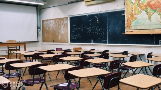 Raport: stałe pogarszanie się kondycji psychicznej uczniów w kolejnych fazach epidemii