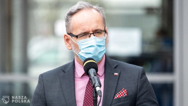 Niedzielski: na razie nie rozważamy wprowadzenia obowiązku szczepień przeciw COVID-19