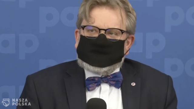 Pinkas: wciąż nas dotyka pandemia fałszywych informacji