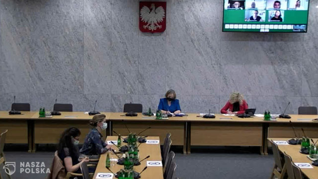Skandal w Sejmie! Osoby z Zespołem Downa można zabijać, bo nie radzą sobie ze sznurówkami?