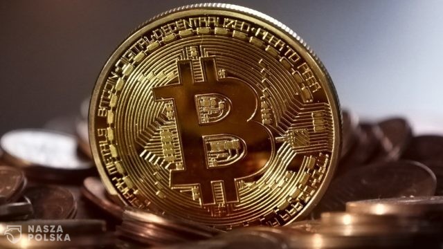 Zamiast „na wnuczka” oszukują „na bitcoina”