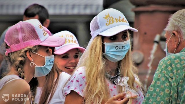 Od poniedziałku rusza rejestracja na szczepienia przeciw COVID-19 osób w wieku 16 i 17 lat