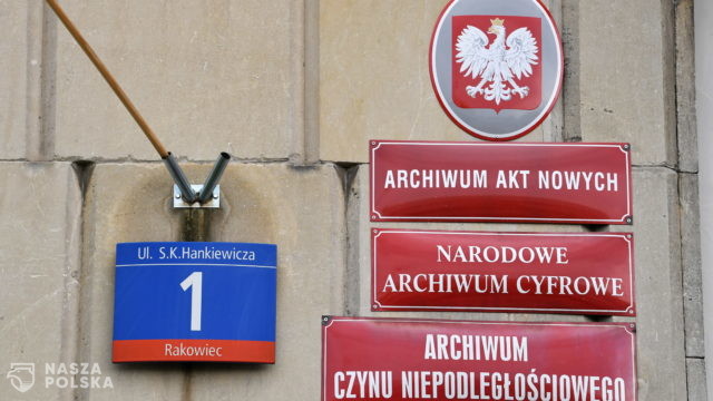 Projekt konstytucji PRL z odręcznymi poprawkami Stalina czekał na gości AAN