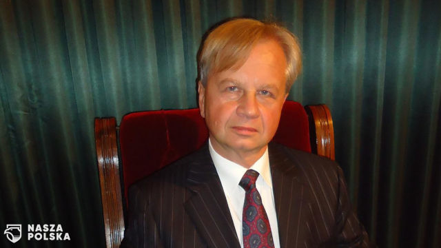 Jak odpowiadać na dziel i rządź