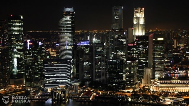 Singapur zdecydował żyć z Covid-19 jak z grypą, bez kwarantanny, testów i codziennej statystyki