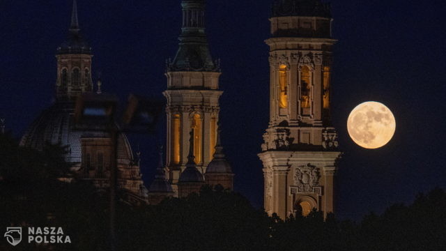 Księżyc w pełni – Saragossa, Hiszpania