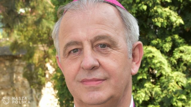 Bp Piotrowski zachęca wiernych diecezji kieleckiej do udziału w akcji „Zaszczep się w wakacje”