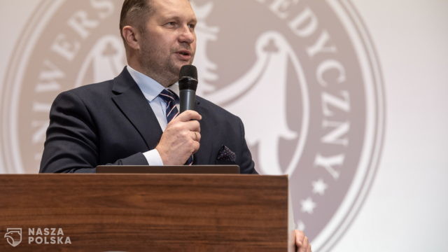 Czarnek: Wygląda na to, że czwarta fala nie będzie tak groźna dla nauki i szkolnictwa, jak druga i trzecia