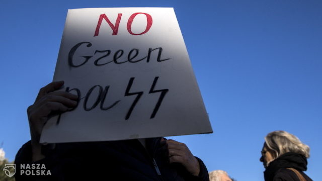 Amnesty International upomina się o prawa niezaszczepionych na COVID-19