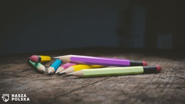 Prawie 500 szkół przekazało przybory szkolne dla dzieci z Kresów