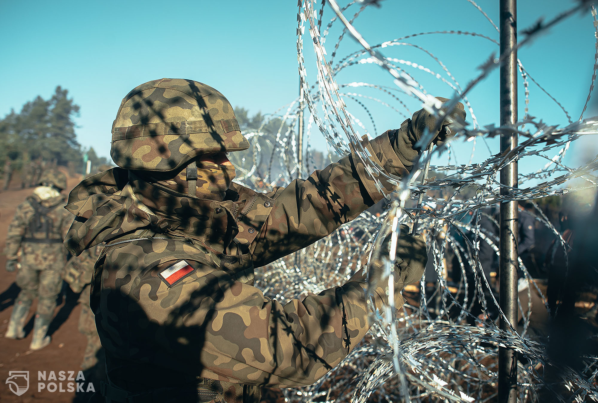 09.11.2021 - Kuznica
Kryzys migracyjny na granicy polsko - bialoruskiej
Operacja Silne Wsparcie
Policja / Straz Graniczna1 PBOT / 12 dywizja , 16 dywizja

Fot. Irek Dorozanski / DWOT