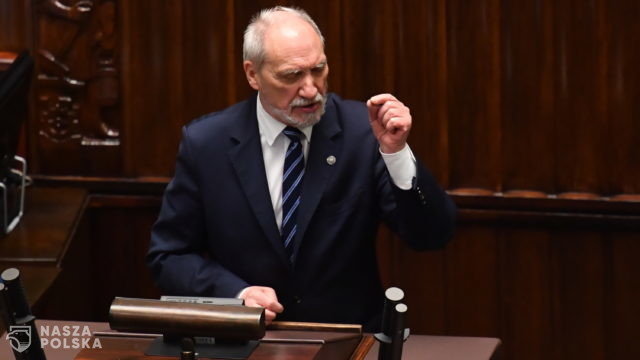 Macierewicz: Bartłomiej Misiewicz uratował polski kontrwywiad