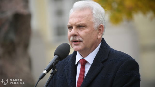 Kraska: koronawirus zostanie z nami na dłużej