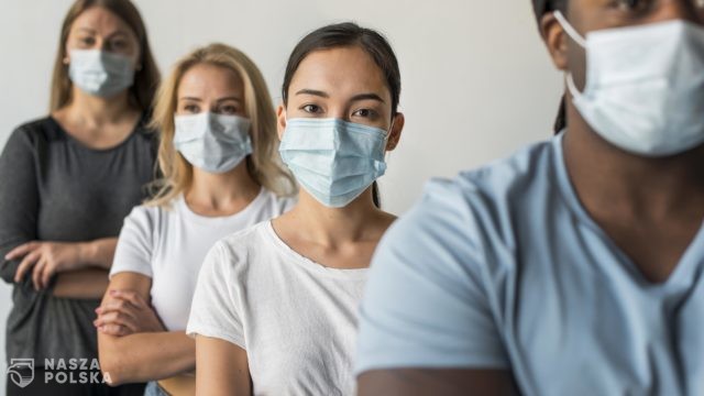 Włochy/ Rady na święta w dobie pandemii: test, maseczka i najlepiej bez osób niezaszczepionych
