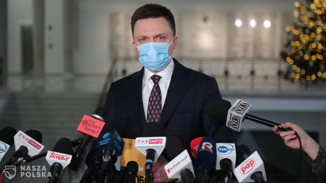 Szymon Hołownia chce pomóc Jackowi Sasinowi ratować Polaków przed bankructwem