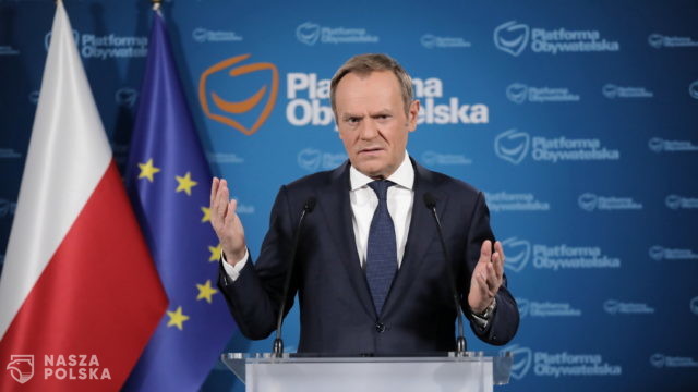 Donald Tusk domaga się rezygnacji z Polskiego Ładu