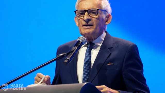 Buzek: Nie powinniśmy bagatelizować rządowego sporu z UE. W świetle wypowiedzi strony rządzącej polexit wydaje się prawdopodobny